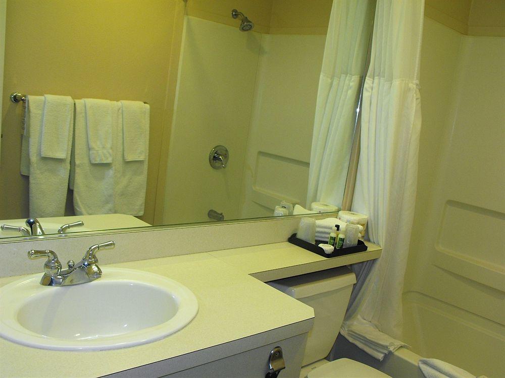 Glenwood Inn & Suites Trail Εξωτερικό φωτογραφία