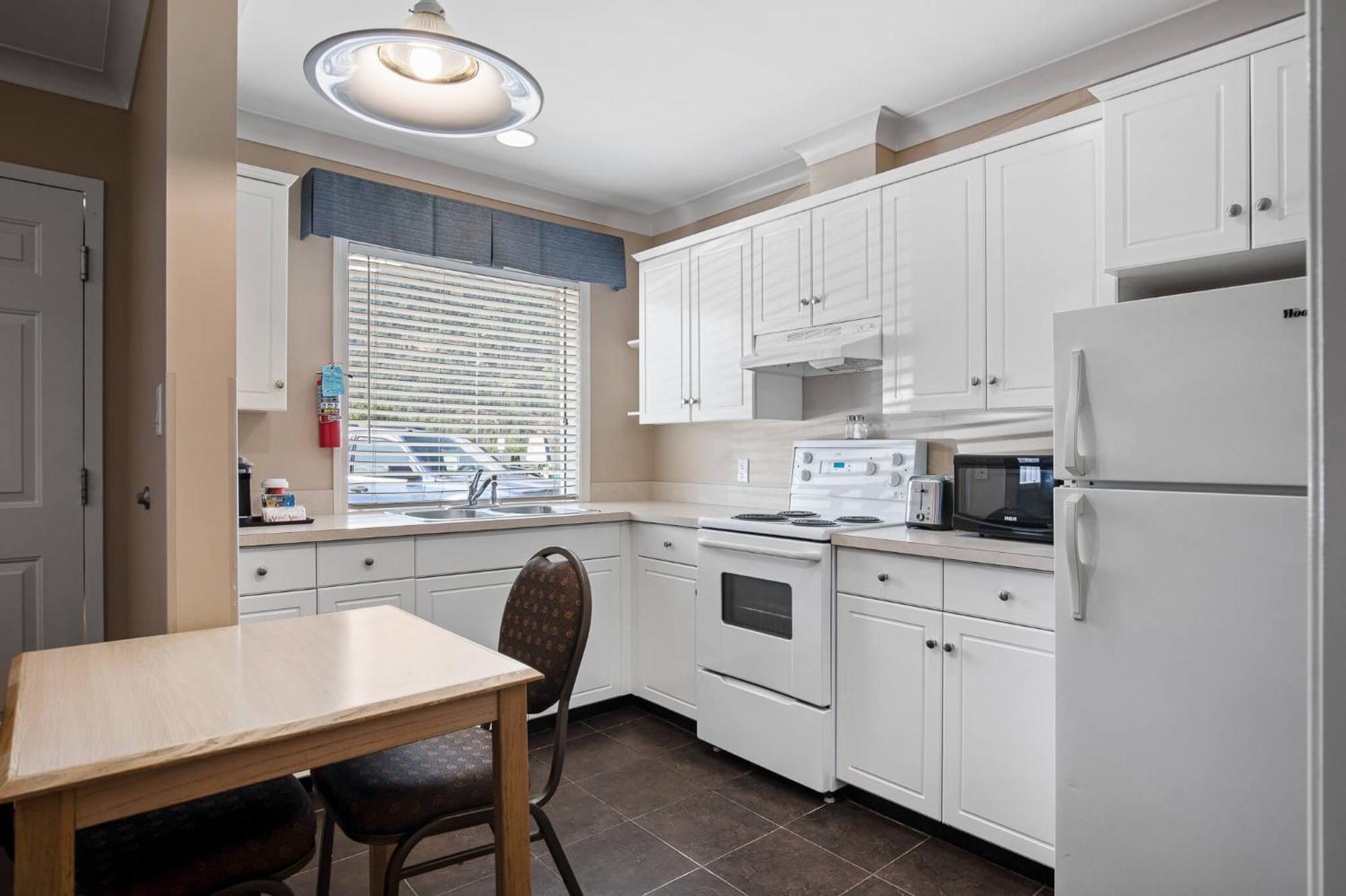 Glenwood Inn & Suites Trail Εξωτερικό φωτογραφία