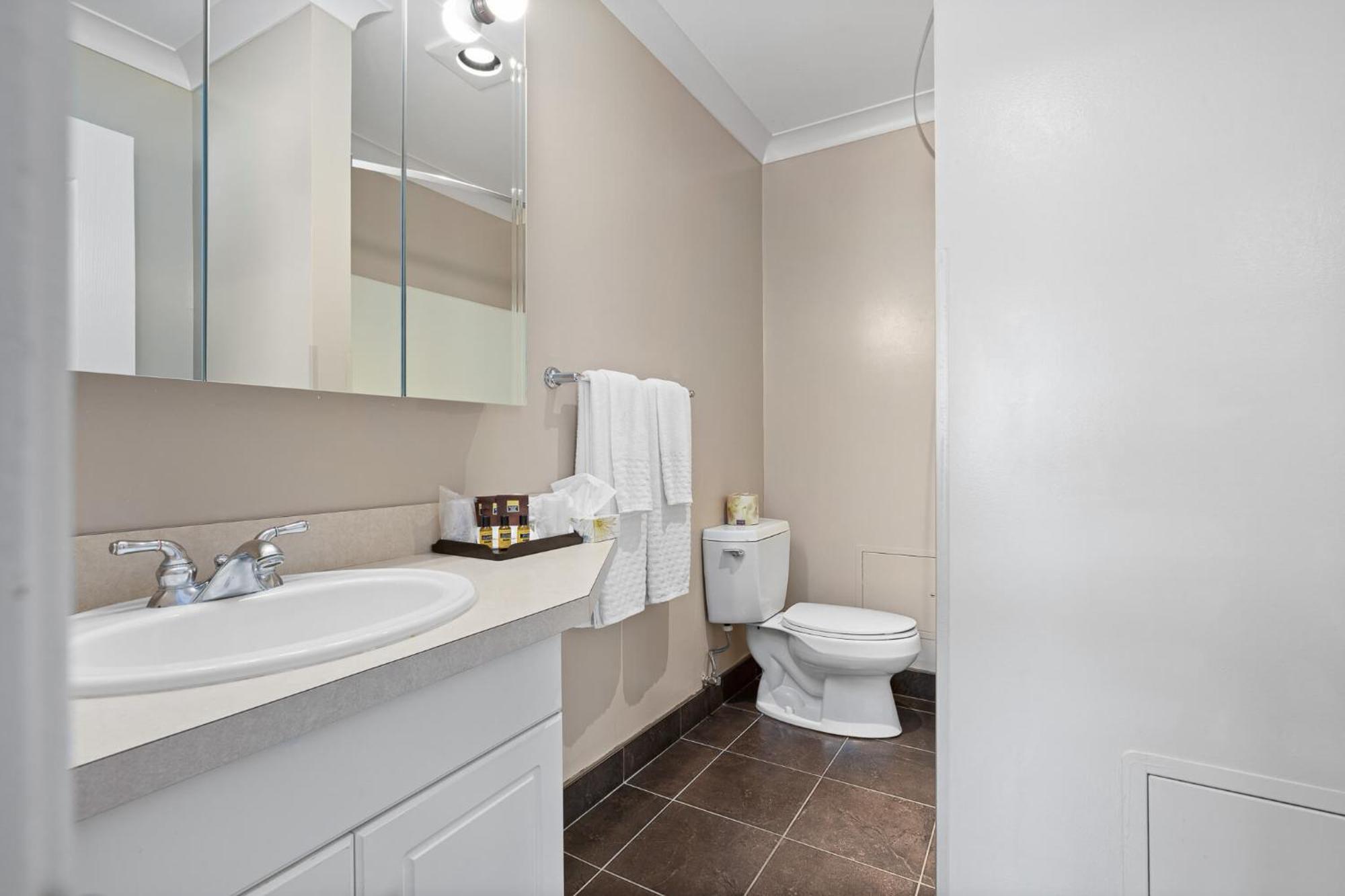 Glenwood Inn & Suites Trail Εξωτερικό φωτογραφία