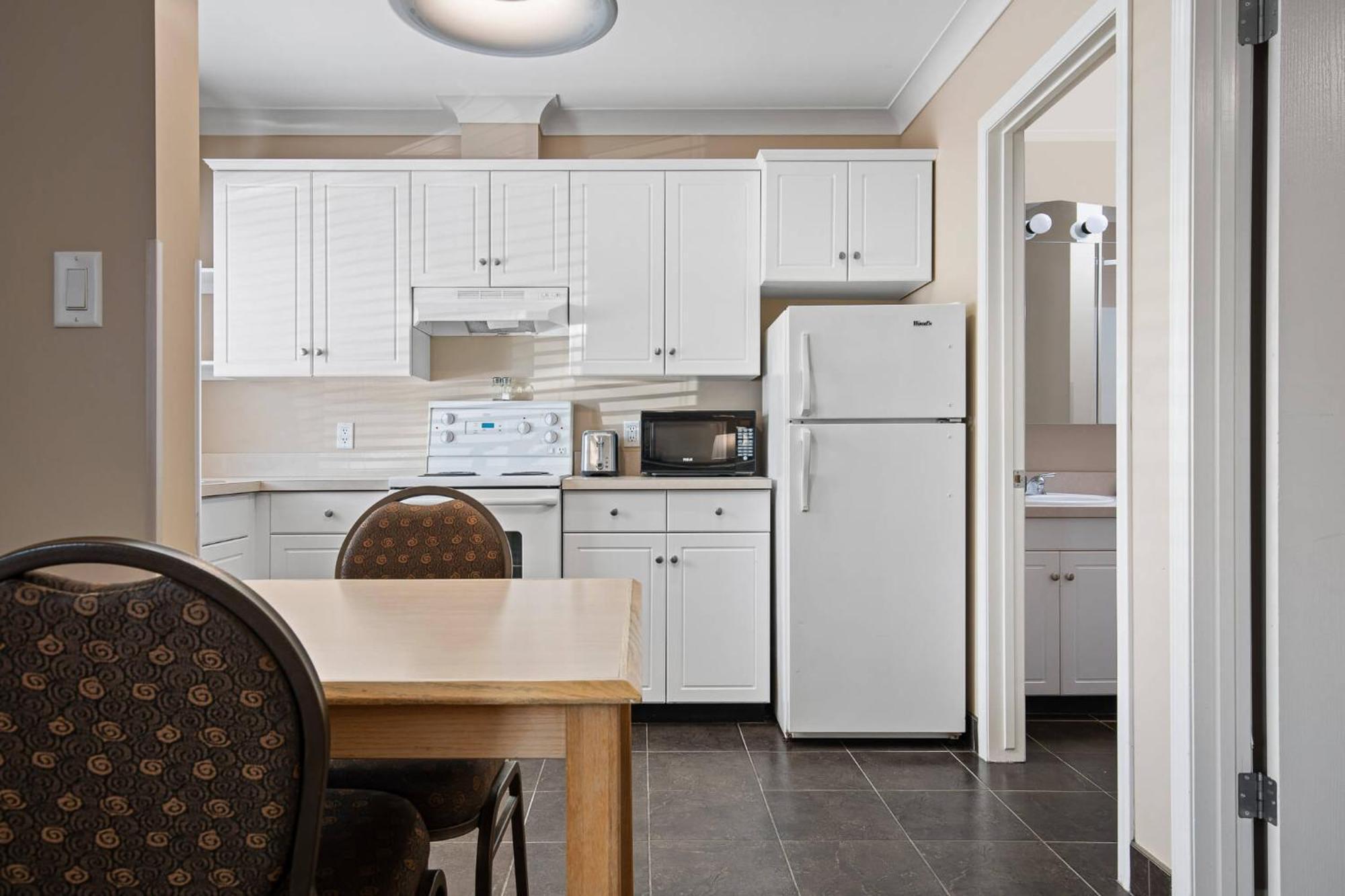 Glenwood Inn & Suites Trail Εξωτερικό φωτογραφία