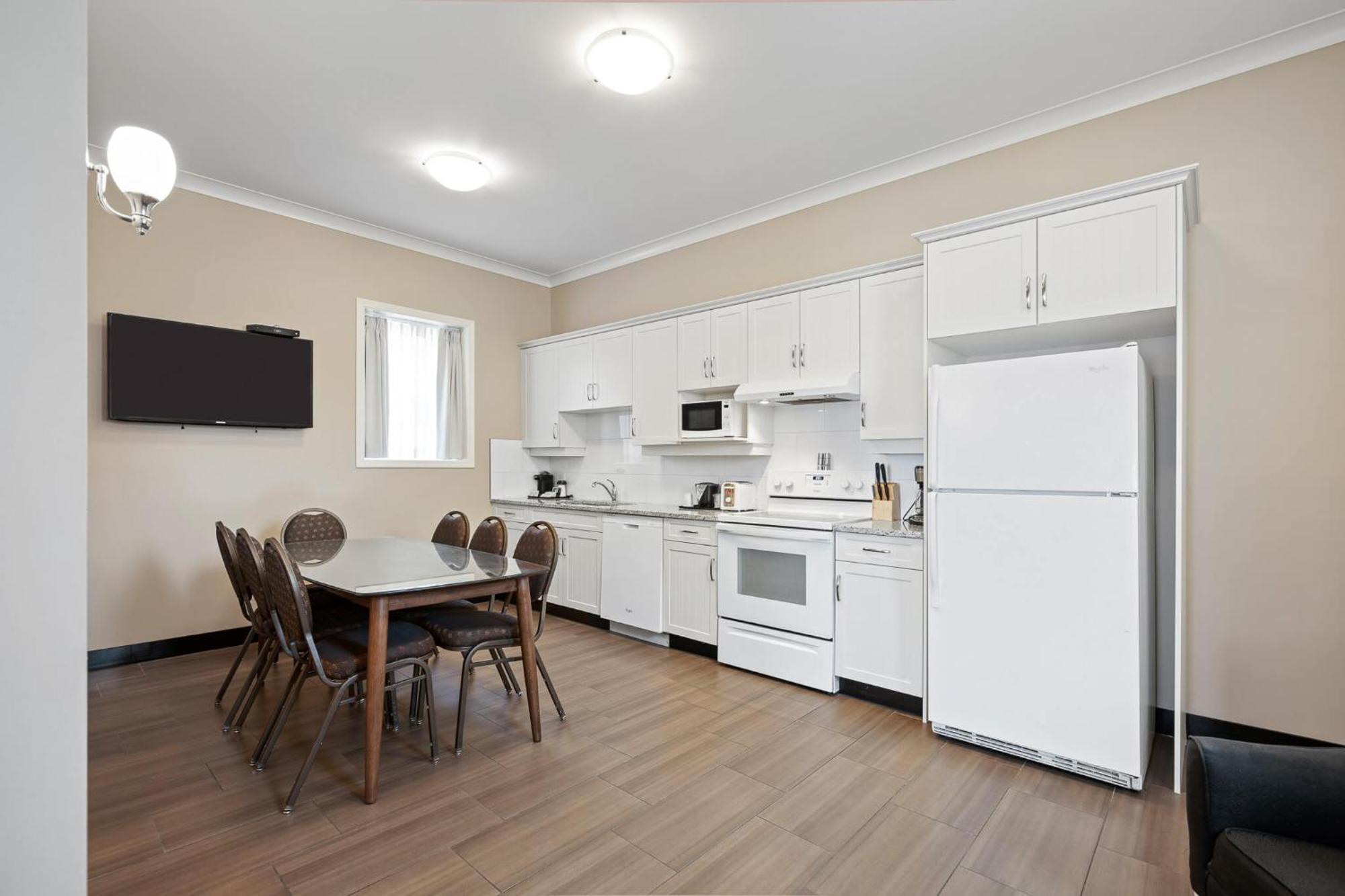 Glenwood Inn & Suites Trail Εξωτερικό φωτογραφία