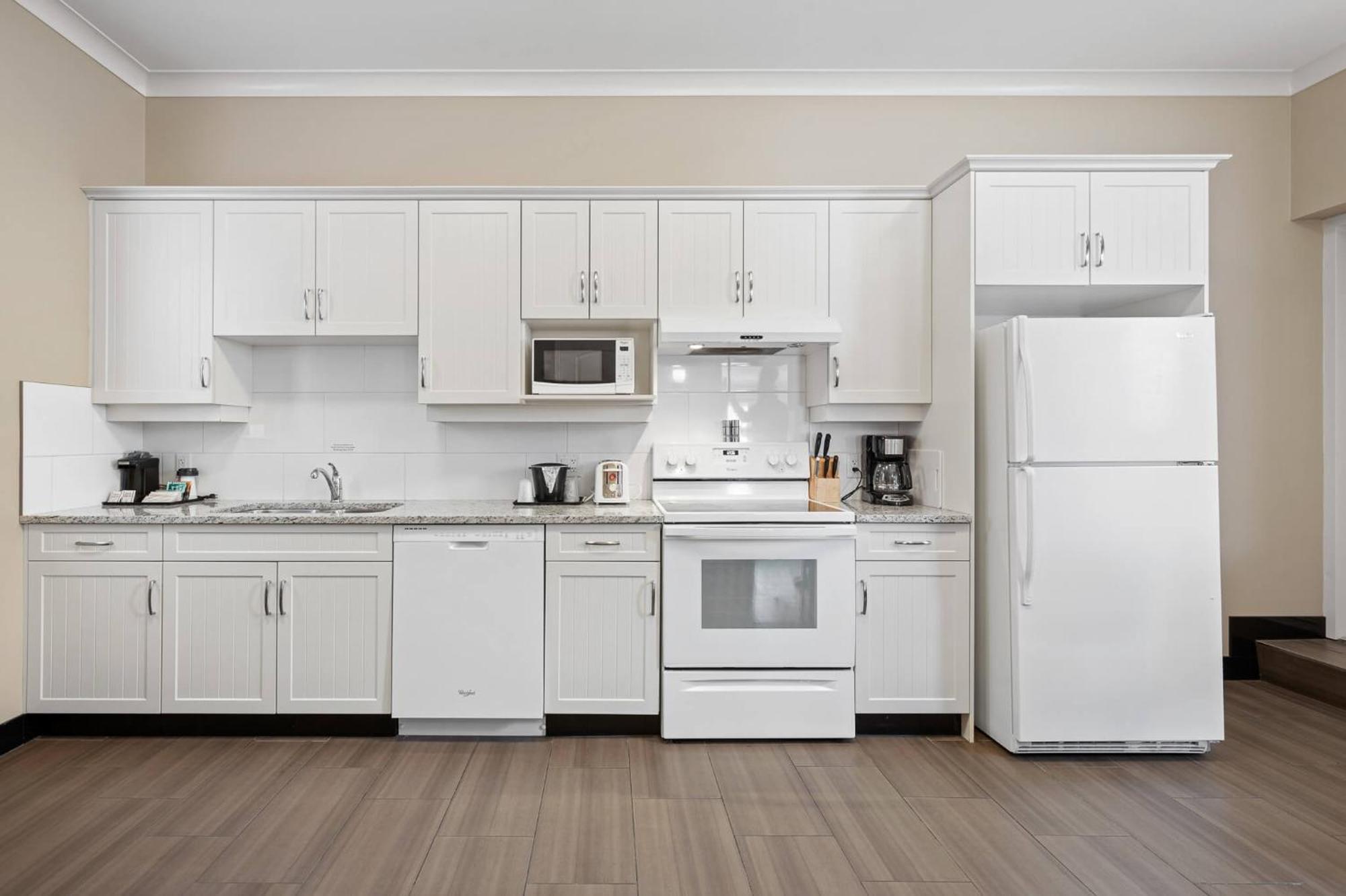 Glenwood Inn & Suites Trail Εξωτερικό φωτογραφία