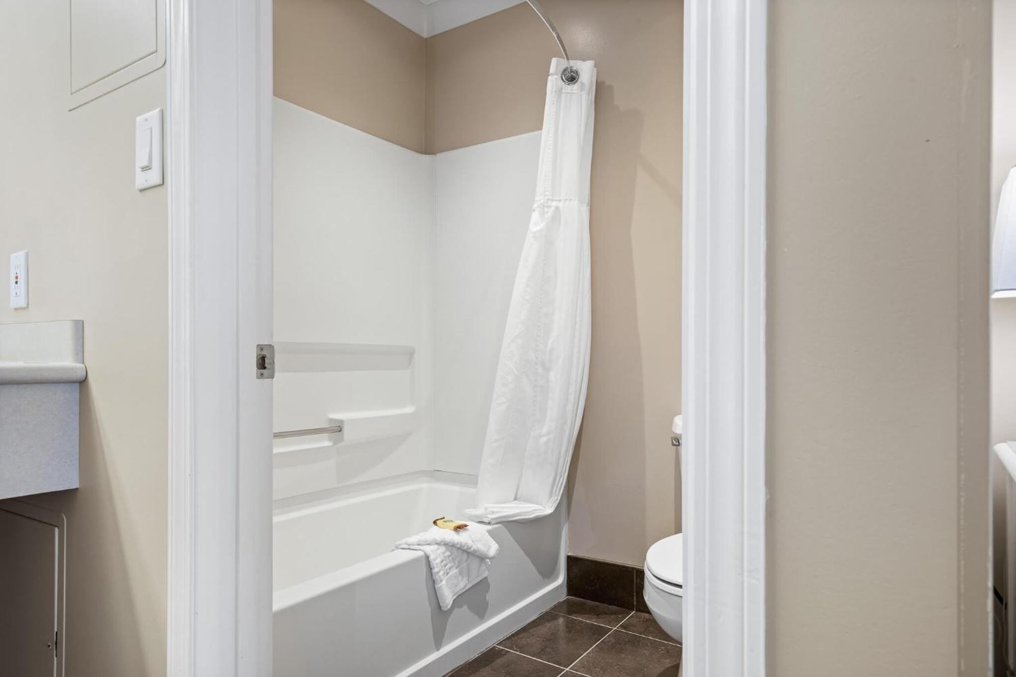 Glenwood Inn & Suites Trail Εξωτερικό φωτογραφία